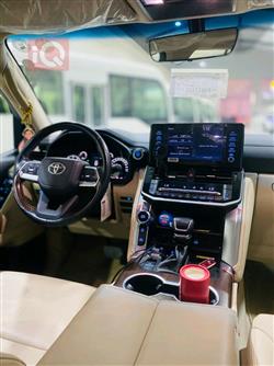 تۆیۆتا لاند کروزەر